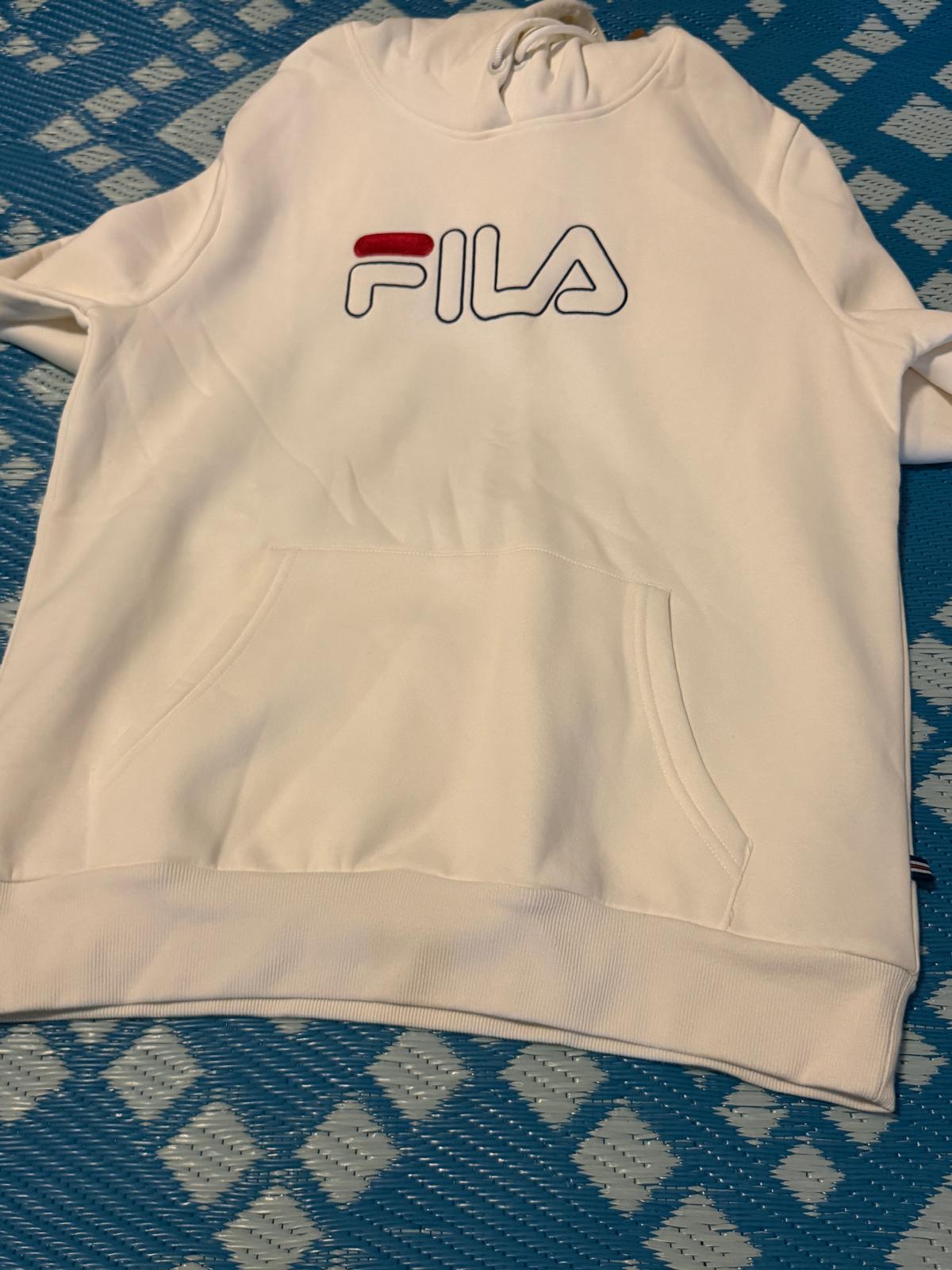 White Fila Sports Causal